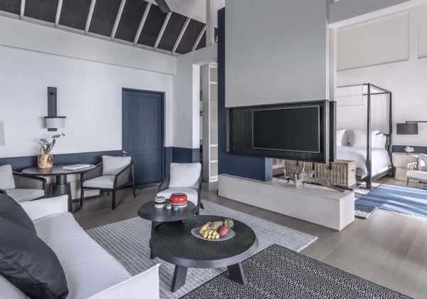 Sunrise Water Villa with Pool