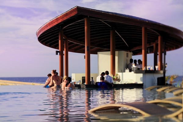 「ウェーブス・プールバー」