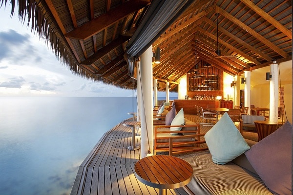 ギラーヴァル・ロビー・バー