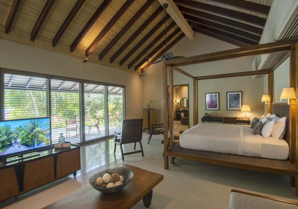 Sunset Deluxe Beach Pool Villa