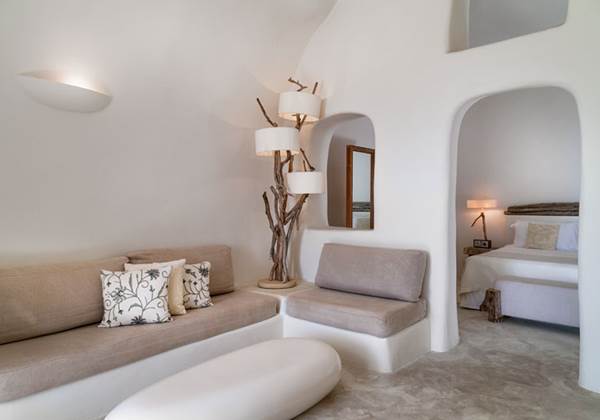 ミスティーク（ティラ／サントリーニ島／ギリシャ）のホテル詳細ページ