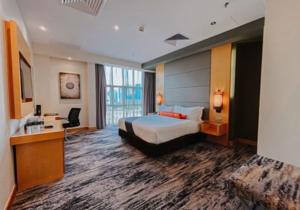 Premier King Suite