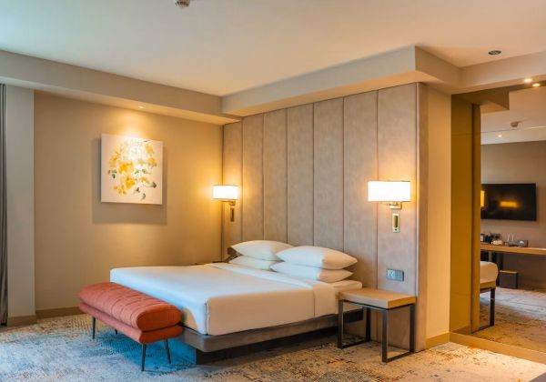 Junior King Suite
