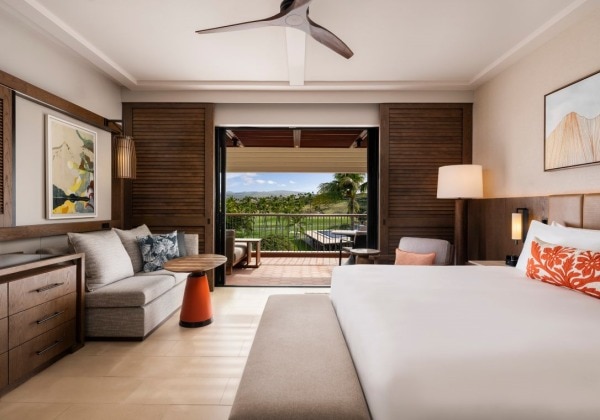 Deluxe Guest Room 1 King Golf View M/T B