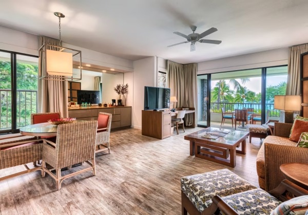 1 Bedroom 2 Room Suite Corner Room