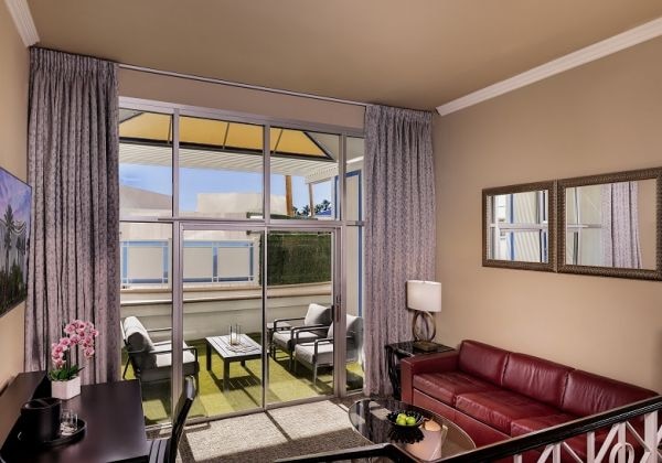 Lanai Suite