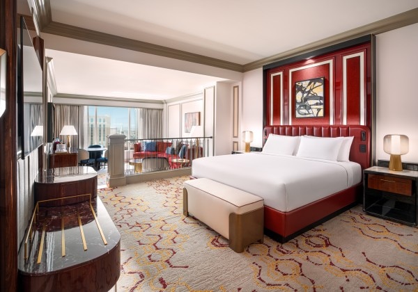 Newly Remodeled Luxury King Strip View S