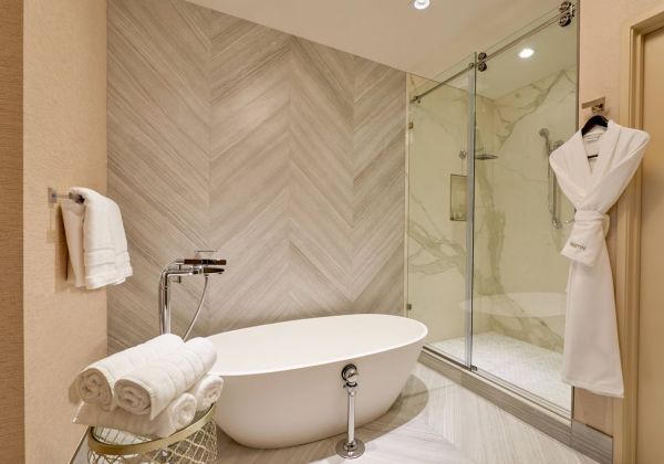 Suite Bathroom