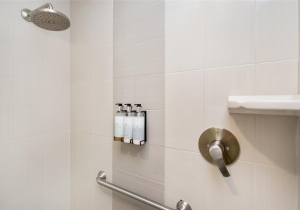 Guest Room Bathroom