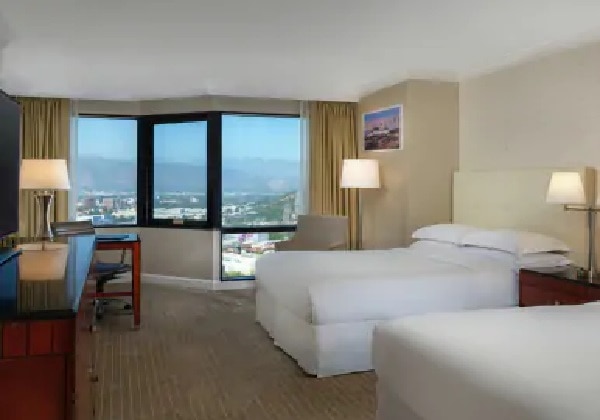 2Queen Universal View