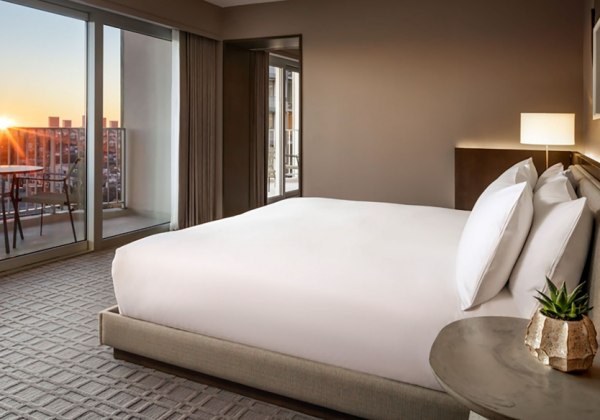 Signature One Bedroom Corner Suite