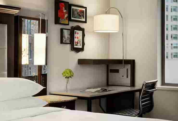 1King Deluxe Larger Room