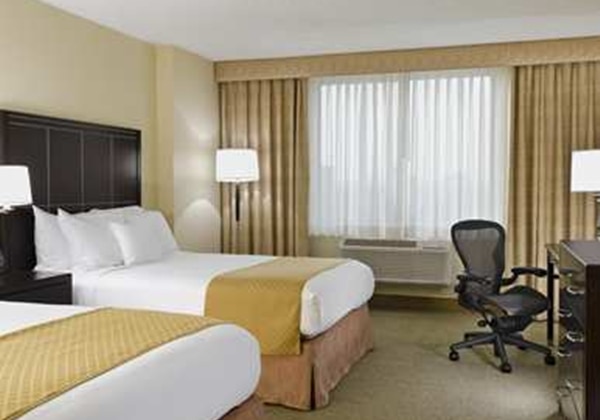 2 DOUBLE BEDS-NONSMOKING