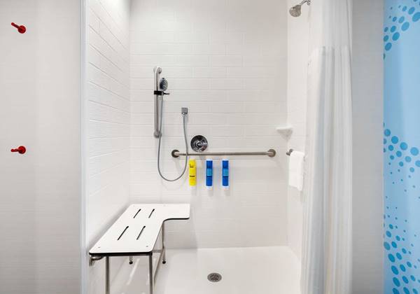 Accessible w/Roll in Shower