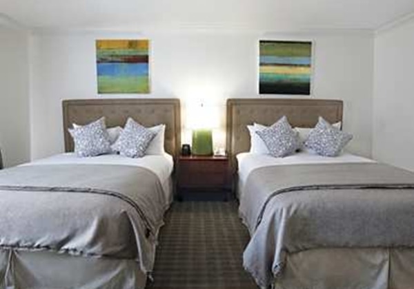 2 QUEEN BEDS-MARINA VIEW-NONSMOKING