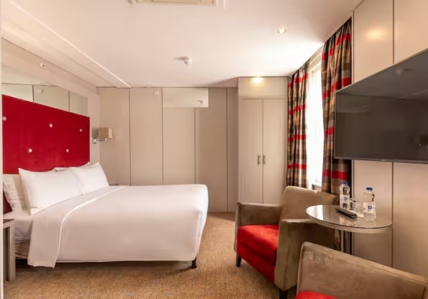 Queen Bed Superior Room