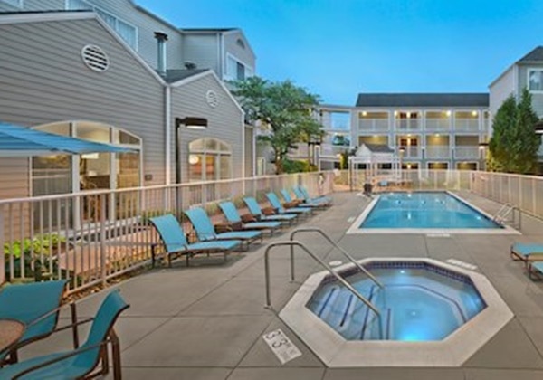 Outdoor Pool & Hot Tub