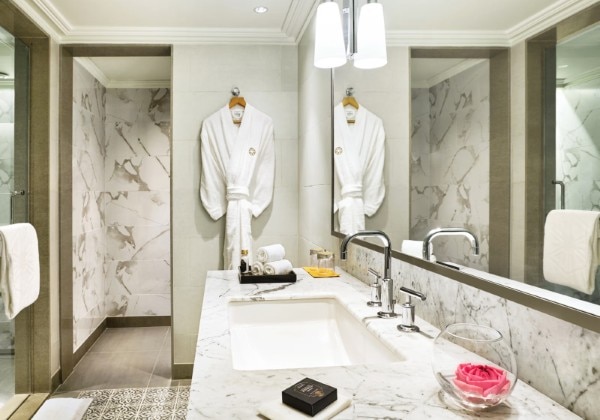 Luxury Grande with King Bed