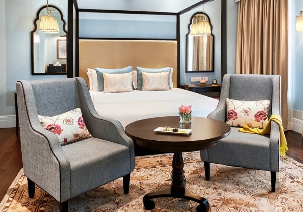 Colonial with Private Sit-out