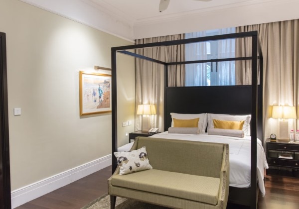 Colonial Suite