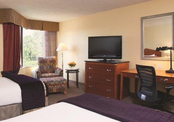 2 DOUBLE BEDS-NONSMOKING