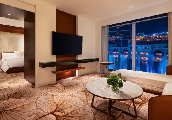 Grand Deluxe Suite King With Club Access