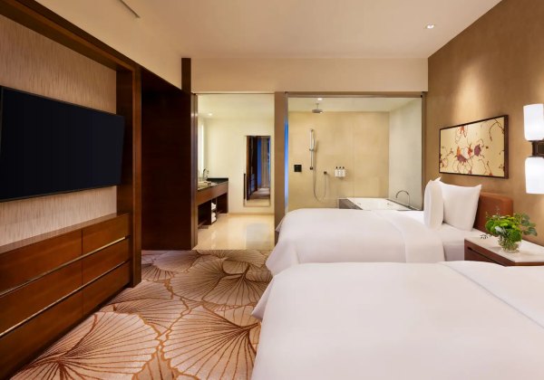 Grand Suite Fountain View Twin