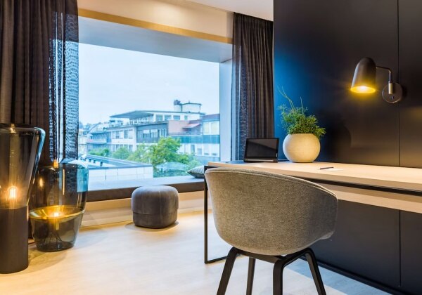 Superior Room With Bay Window