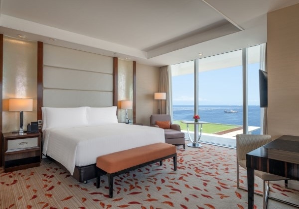 Corner Grand King Bay View