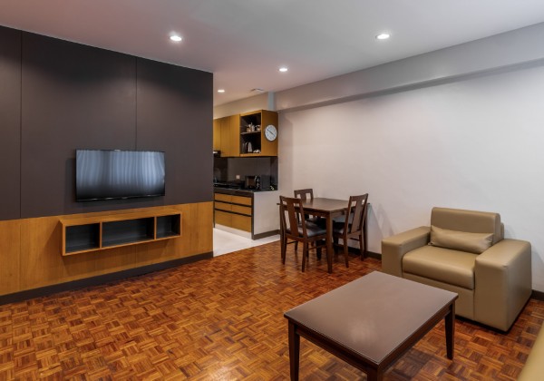 One Bedroom Premiere Suite