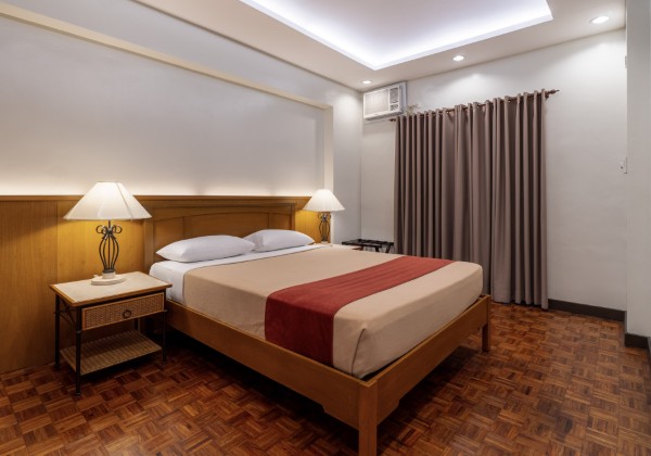 One Bedroom Premiere Suite