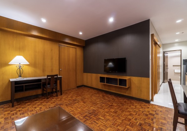 One Bedroom Premiere Suite