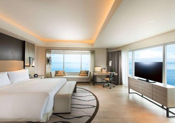 Bay View King Premier Room