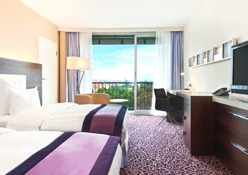 TWIN HILTON EXECUTIVE PLUS