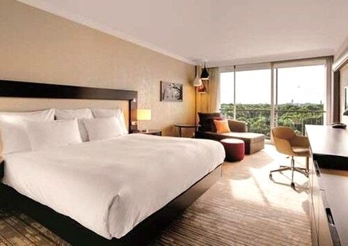 KING HILTON EXECUTIVE PLUS