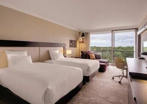 TWIN HILTON GUEST ROOM
