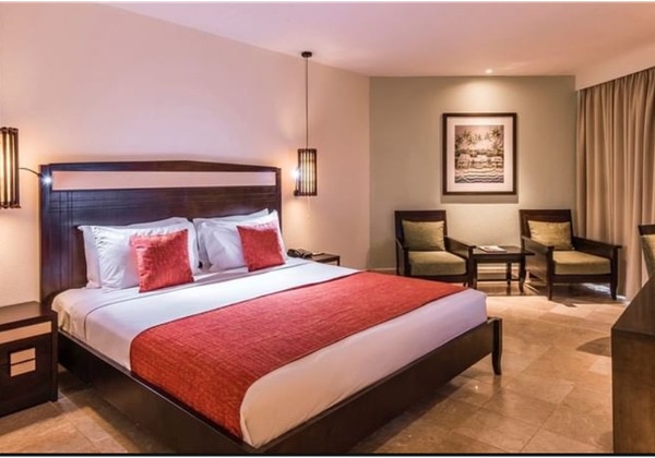 Deluxe King Warwick Club