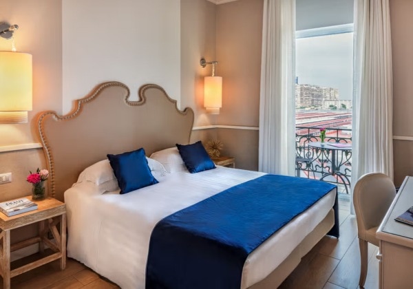 Superior Vesuvio View Room