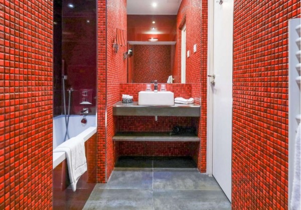 Guest Room Bathroom