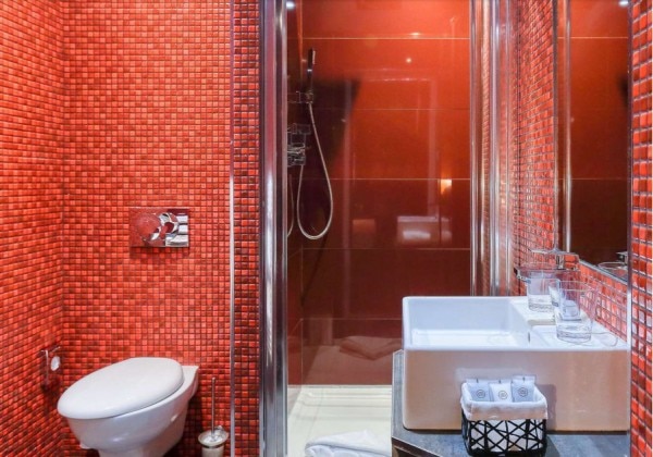 Guest Room Bathroom