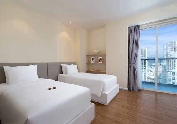 2 BR Deluxe Suite Mountain View