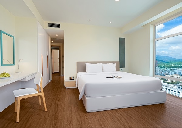 2 BR Deluxe Suite Mountain View