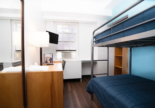 Deluxe Bunk Room (Semi-Private Bath)