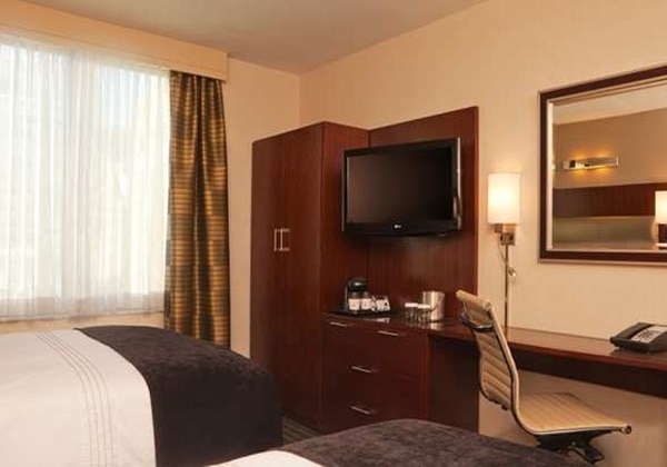 2 DOUBLE BEDS CITY VIEW-NONSMOKING