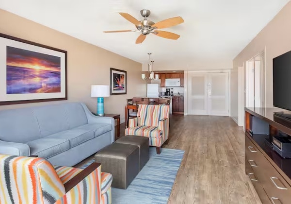 1 BDRM PANORAMIC OCN VW KG