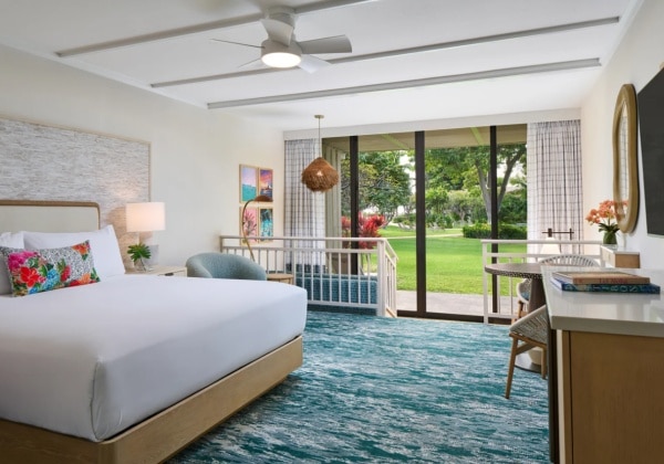 シグニチャー コートヤード グランド フロア 1 キング ベッド