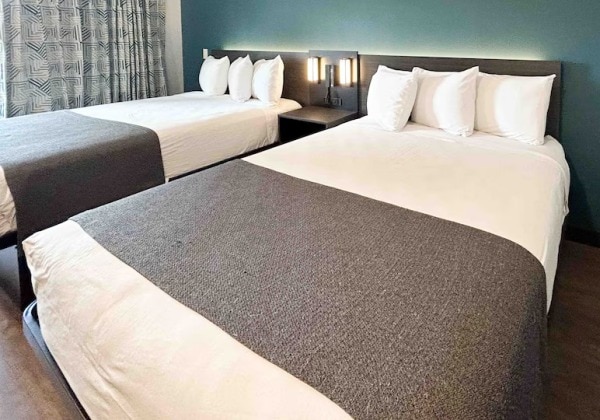 2 Queen Beds Kitchen