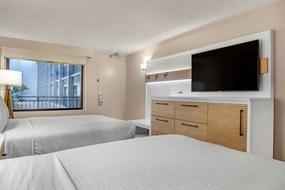 Courtyard View Two Doubles