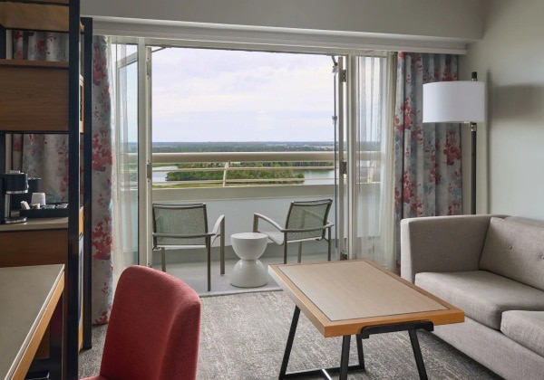 1 King Bed With Balcony