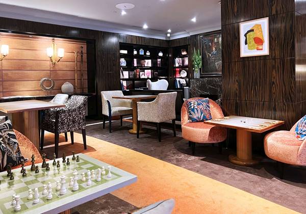 ルーブル美術館限定 チェス